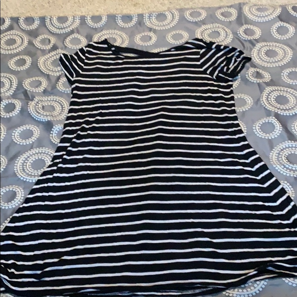 Gorgeous women’s med maurices black and cream top